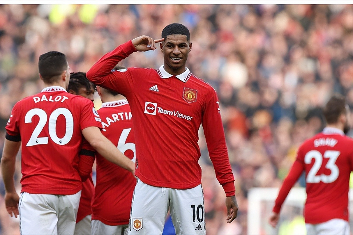 蓝军主场告捷，取得关键胜利的简单介绍