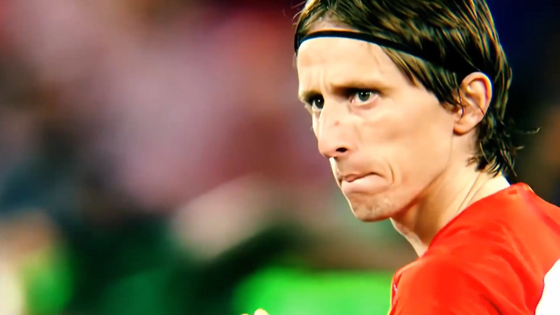 足球球员技术精湛，成为球迷关注焦点的简单介绍