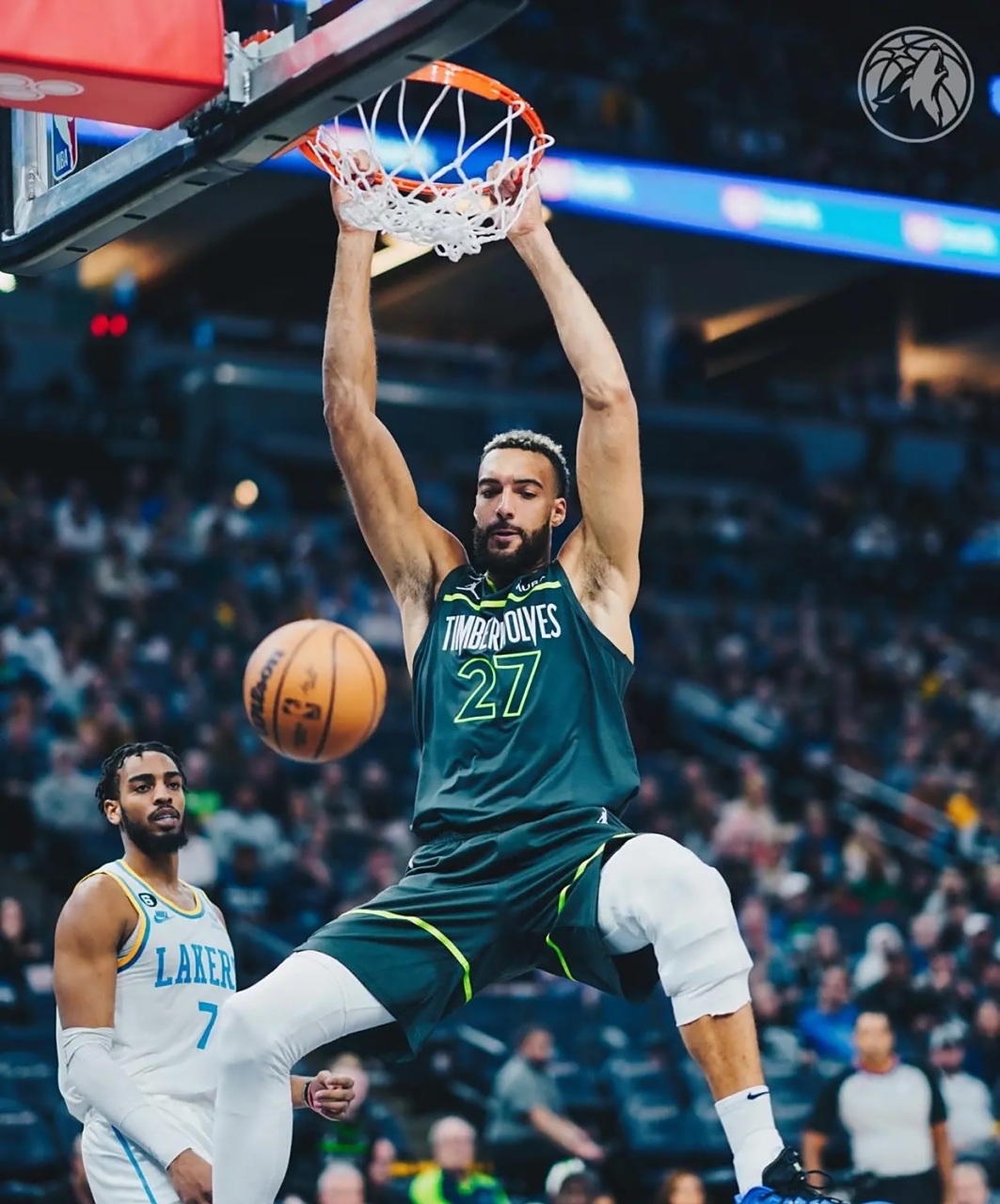 关于狼队遭遇连败,保级压力山大!的信息 关于狼队遭遇连败,保级压力山大!的信息