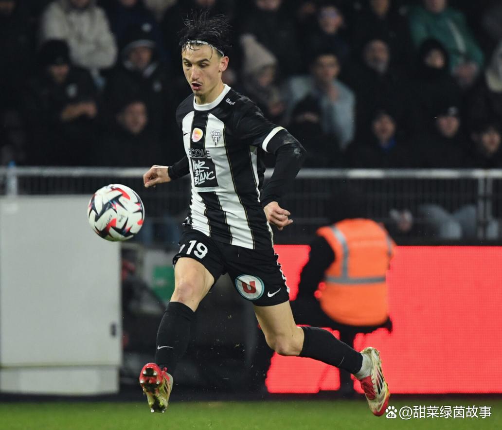 华体会入口-包含里昂客场逆转斯特拉斯堡,取得重要胜利的词条