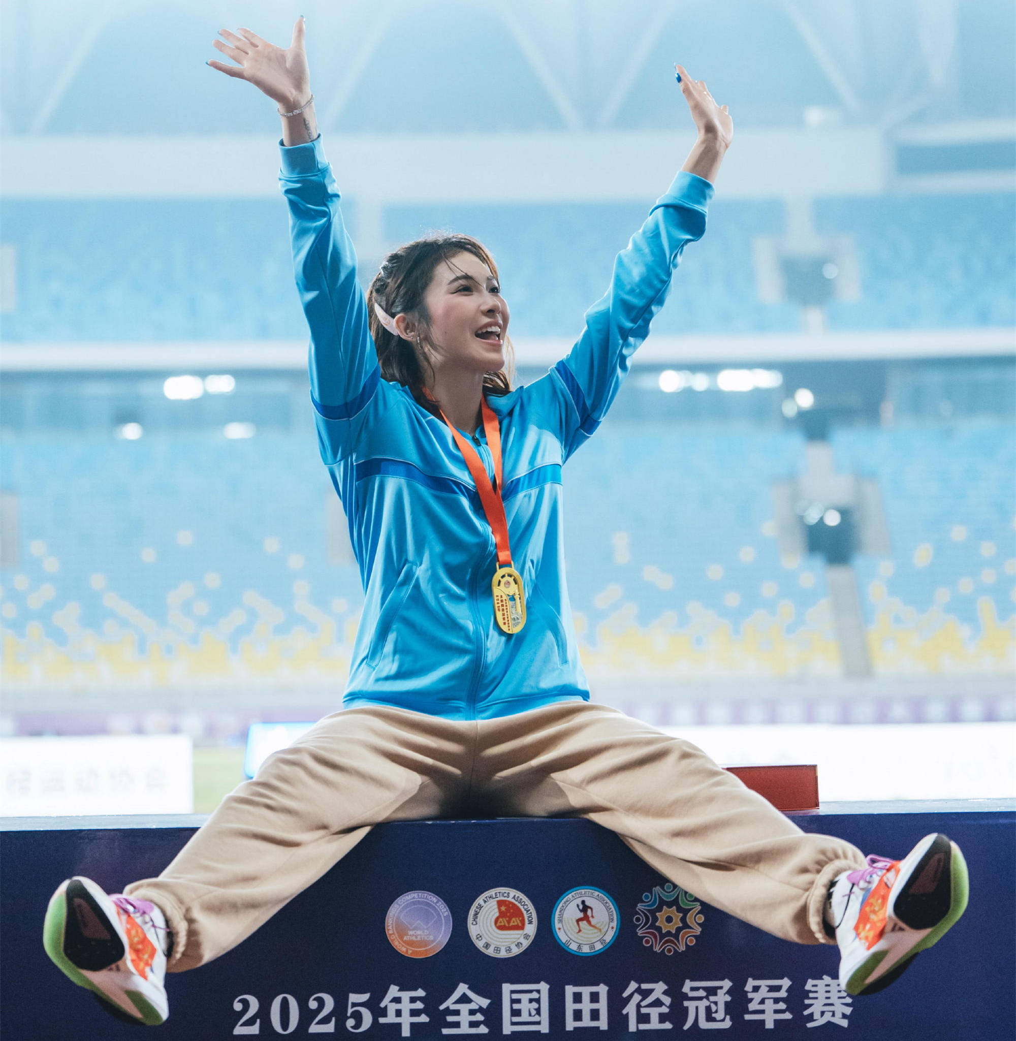 包含中国田径选手突破自身最好成绩,获奖的词条 包含中国田径选手突破自身最好成绩,获奖的词条