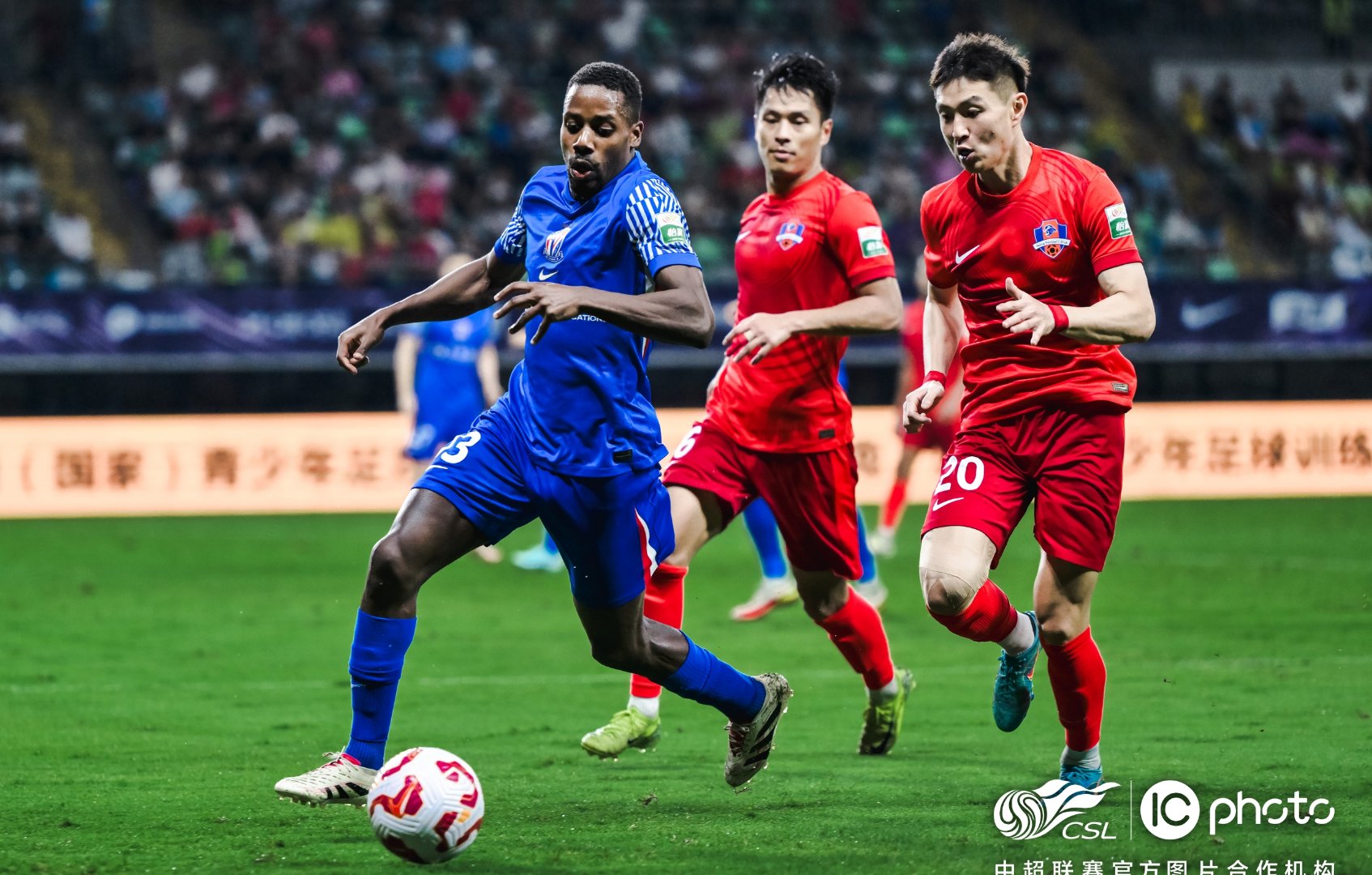 包含悉数阵容亮相:中超各大豪门球队备战下轮比赛的词条 包含悉数阵容亮相:中超各大豪门球队备战下轮比赛的词条